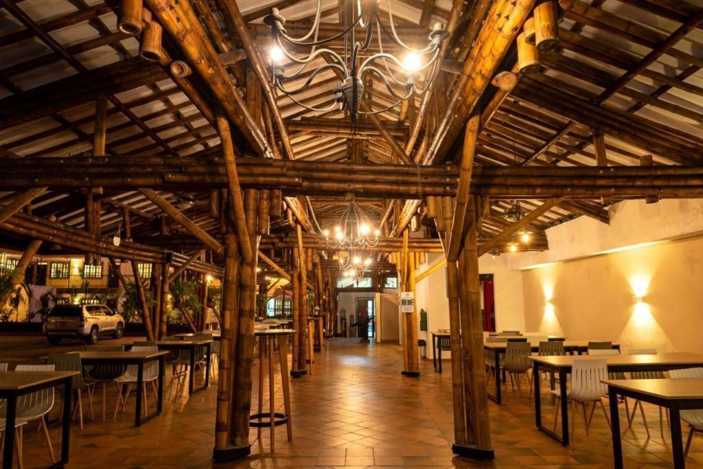 Hotel Vanguardia Natural Эль-Кайро Экстерьер фото